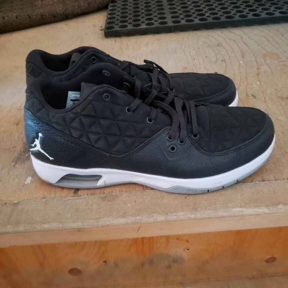 Men's Jordan shoes size 10